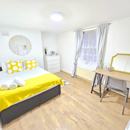 2 bedroom flat to rent - Photo 4