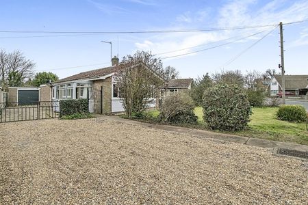 Poplar Drive, Filby, GREAT YARMOUTH - Photo 2