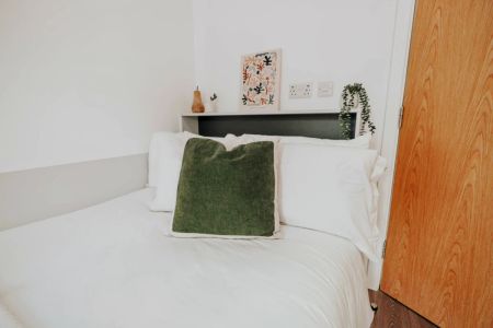 Silver En Suite - Photo 4