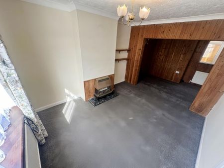 4 bedroom semi-detached house to rent - Photo 4