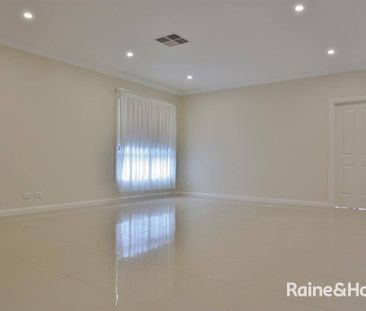 BEAUTIFUL HOME IN CENTRAL WAGGA - Photo 1