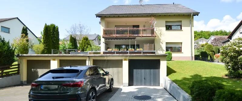 Gepflegte Dachgeschosswohnung mit Balkon in 53577 Neustadt/Wied - Foto 1