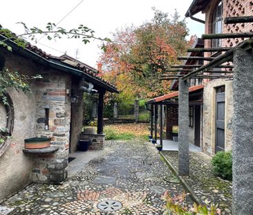 GRANDE APPARTAMENTO IN CASA DEL 700 - Foto 1