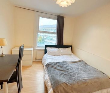 Room in a Shared Flat, Surrey Quays Station, SE16 - Photo 1