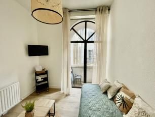 Location Appartement 1 pièce 20m² NIMES 30000 - Photo 1