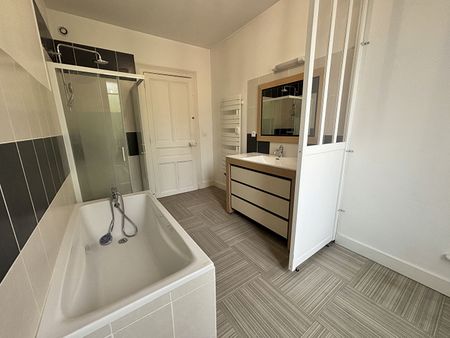 Location Maison 6 pièces 138m² - Photo 4