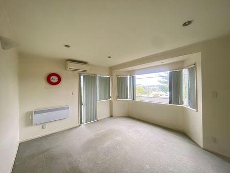 Spacious 4-Bedroom Home for Rent – Prime Location! - Photo 2