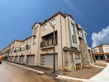 For Lease - 3001 Duggan Trail, Oakville, Ontario - Photo 3