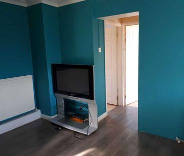 Alderton Crescent, Moor Allerton Leeds, LS17 - Photo 3