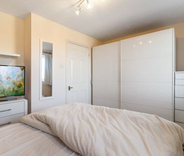 1 Bed Flat, Lucas Gardens, N2 - Photo 1