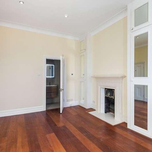 Kings Road, Richmond, TW10 - Photo 1