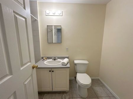 For Lease - 565 Kennedy Road Unit# 8, Toronto, Ontario - Photo 2