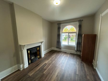 For Lease - 40 Queen Street, St. Thomas, Ontario - Photo 3