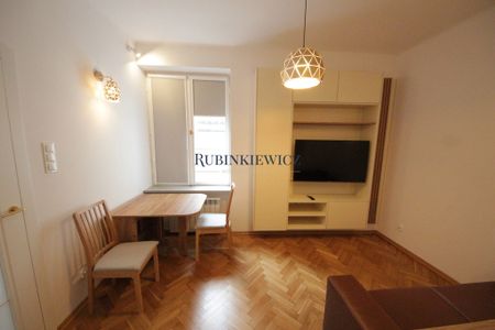 Warszawa, Śródmieście, Stare Miasto, Krakowskie Przedmieście - Photo 5