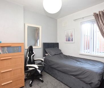 25 Bloomfield Crescent, Belfast, BT5 5AT - Photo 4