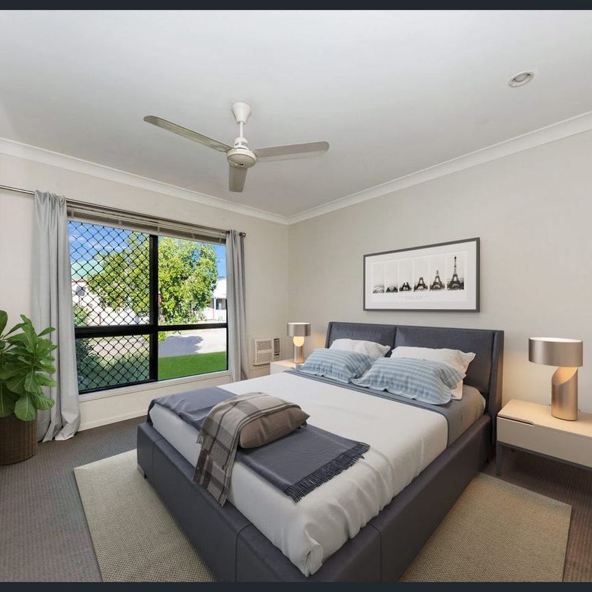 Modern convenient location in quiet cul-de-sac - Photo 1