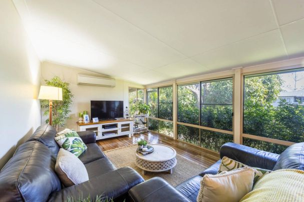 DUAL LIVING - 4 BEDROOM HOME PLUS GRANNY FLAT - Photo 1