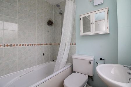 Juniper Crescent, Longthorpe, Peterborough - Photo 2