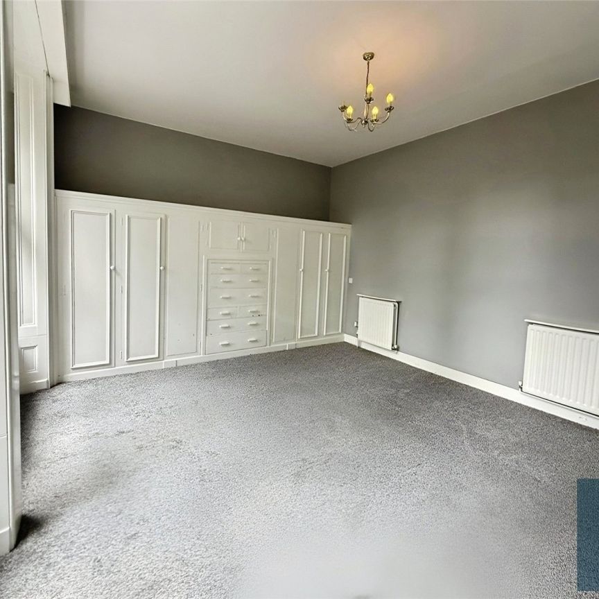 Edgerton Road, Edgerton, Huddersfield, HD1 - Photo 1