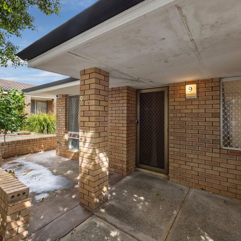 $600 Shopaholics Delight!!! - Photo 1