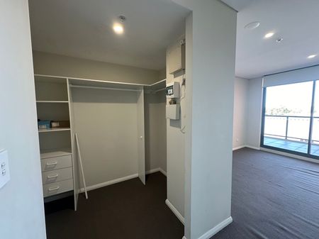 oversized 2 bedrooms + study with 2 car spaces for lease - Photo 4