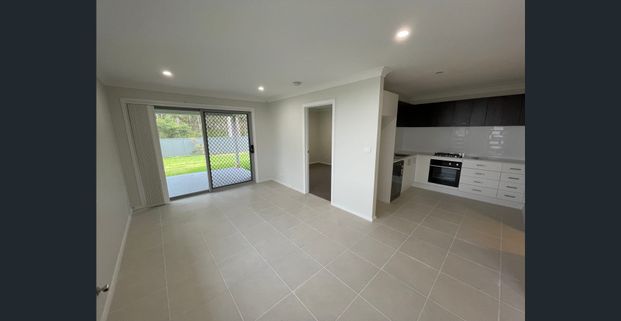 As New low-maintenance Granny Flat located in quiet street. - Photo 1