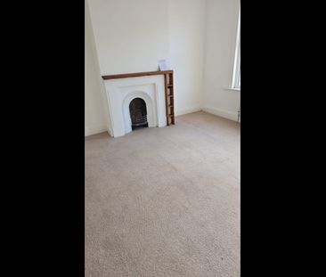 2 Bed Terraced House, Hengaston St, BS3 - Photo 2