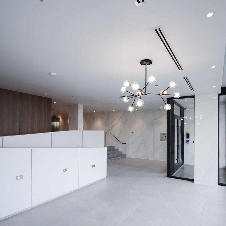 255 Avenue Brock Sud, Montréal, QC - Photo 1