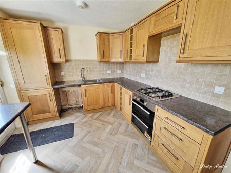 2 bedroom semi-detached house to rent - Photo 3