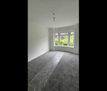 3 Bed Flat, Curtis Avenue, G44 - Photo 1