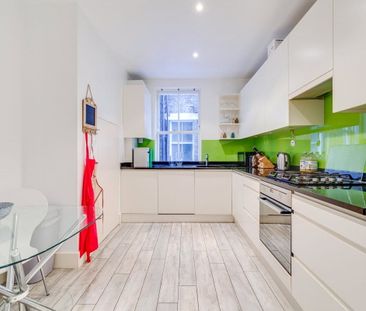 NO SHARERS, sorry. A spacious three bedroom mansion apartment is on... - Photo 2