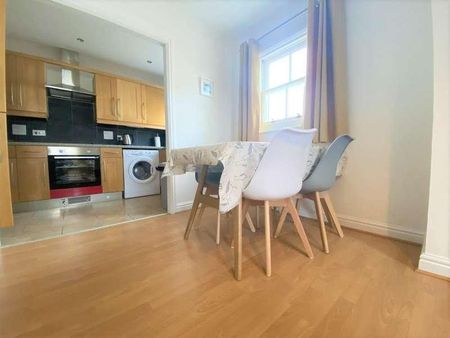 Bezant Place, Newquay, TR7 - Photo 3