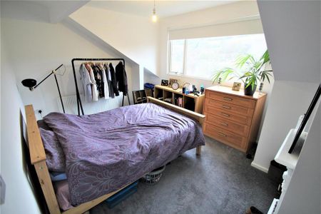 4 bedroom terraced house to rent - Photo 5