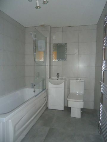 3 bedroom apartment to rent - Photo 4