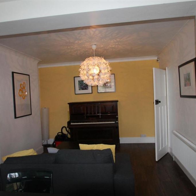 3 bedroom semi-detached house to rent - Photo 1