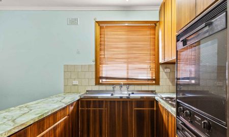 Comfortable Family Home - Photo 5