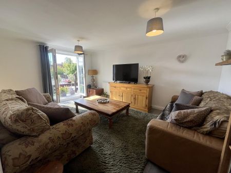 2 bedroom apartment to rent - Photo 2