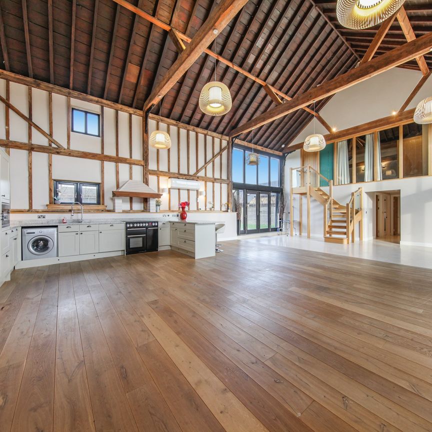 Queens Farm Road, Kent, London - Photo 1