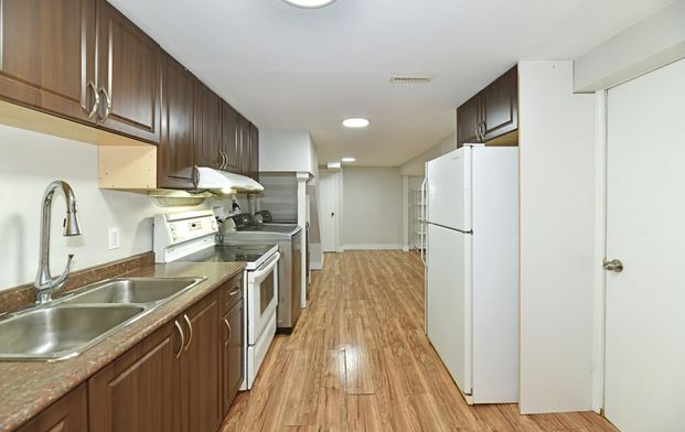 For Lease - 36 Plumridge Court Unit# B, Ajax, Ontario - Photo 1