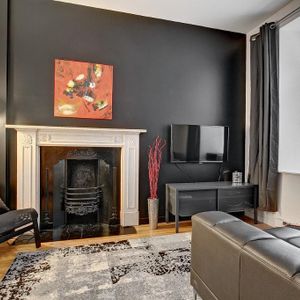 Magnifique 3 1/2 meublé - tout compris - avec galerie en plein ♥ Vieux-Québec - Photo 2