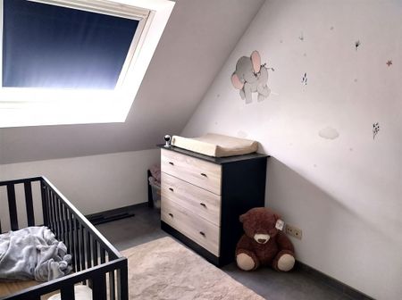 TE HUUR: Duplex-appartement met 3 slaapkamers en garage te Heusden-Zolder! - Photo 2