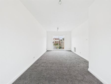 3 bedroom apartment to rent - Photo 3