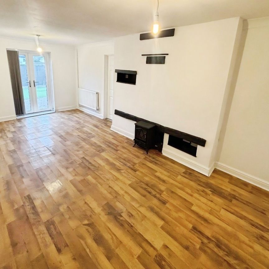 2 bedroom House To Let - Photo 1