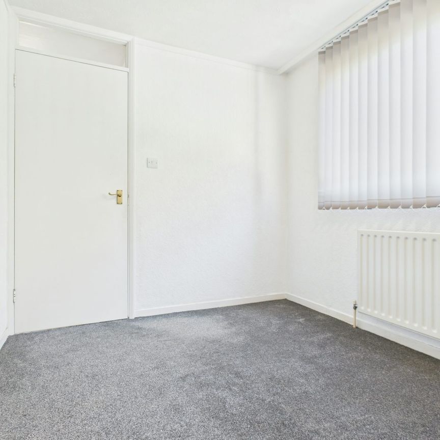 Terraced House to rent on - Photo 1