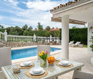 Alquiler de casa o chalet independiente en CL Andalucia Del Faro - Photo 1