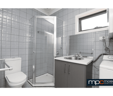 Modern 2-Bedroom Apartment - Photo 3 | Rentumo