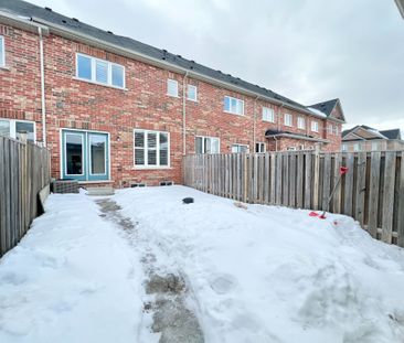 For Lease - 936 Castlemore Avenue, Markham, Ontario - Photo 2