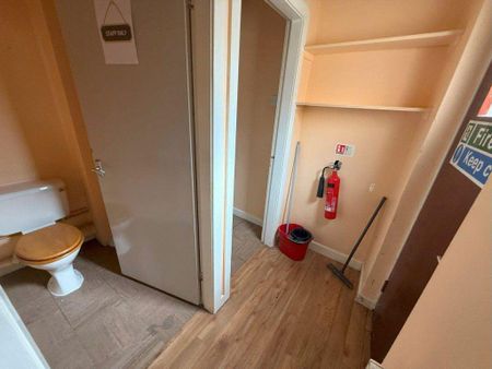 Terraced house to rent - Photo 5