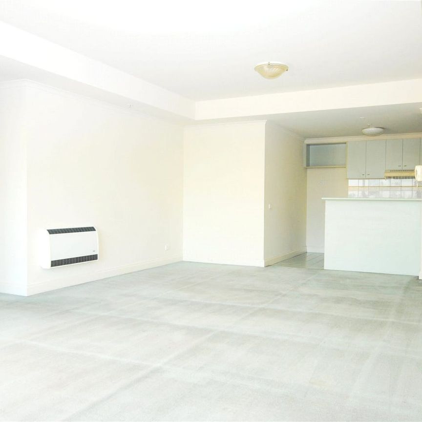 Fantastic unfurnished 3 bedroom in City Gate - Photo 1