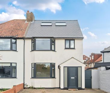 4 bedroom semi-detached house to rent - Photo 3